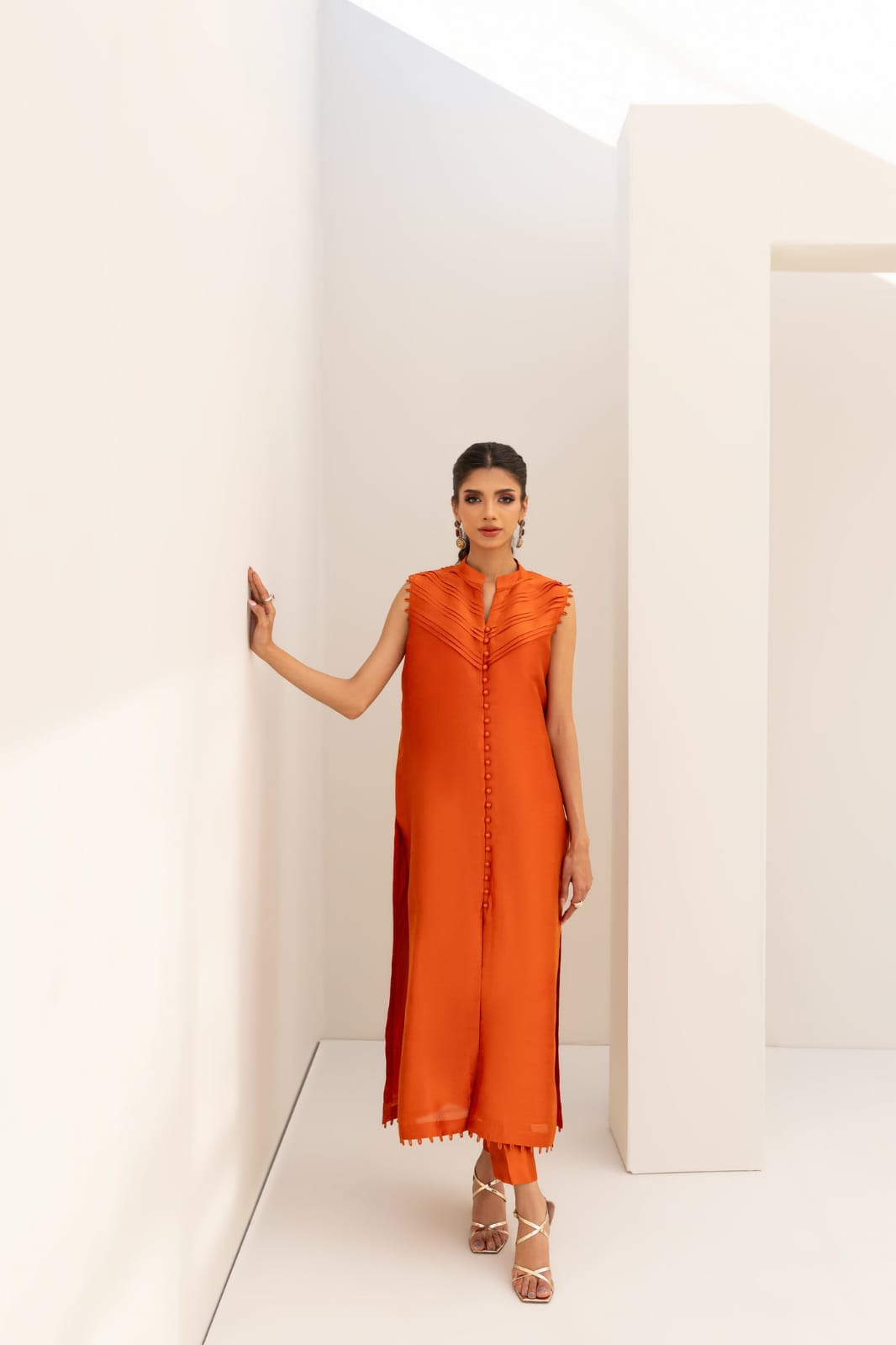 Shop pure shesha silk suits from khaslibaas with great quality and style with your favourite colour delivery available in UK USA Dubai Australia and other countries. 
