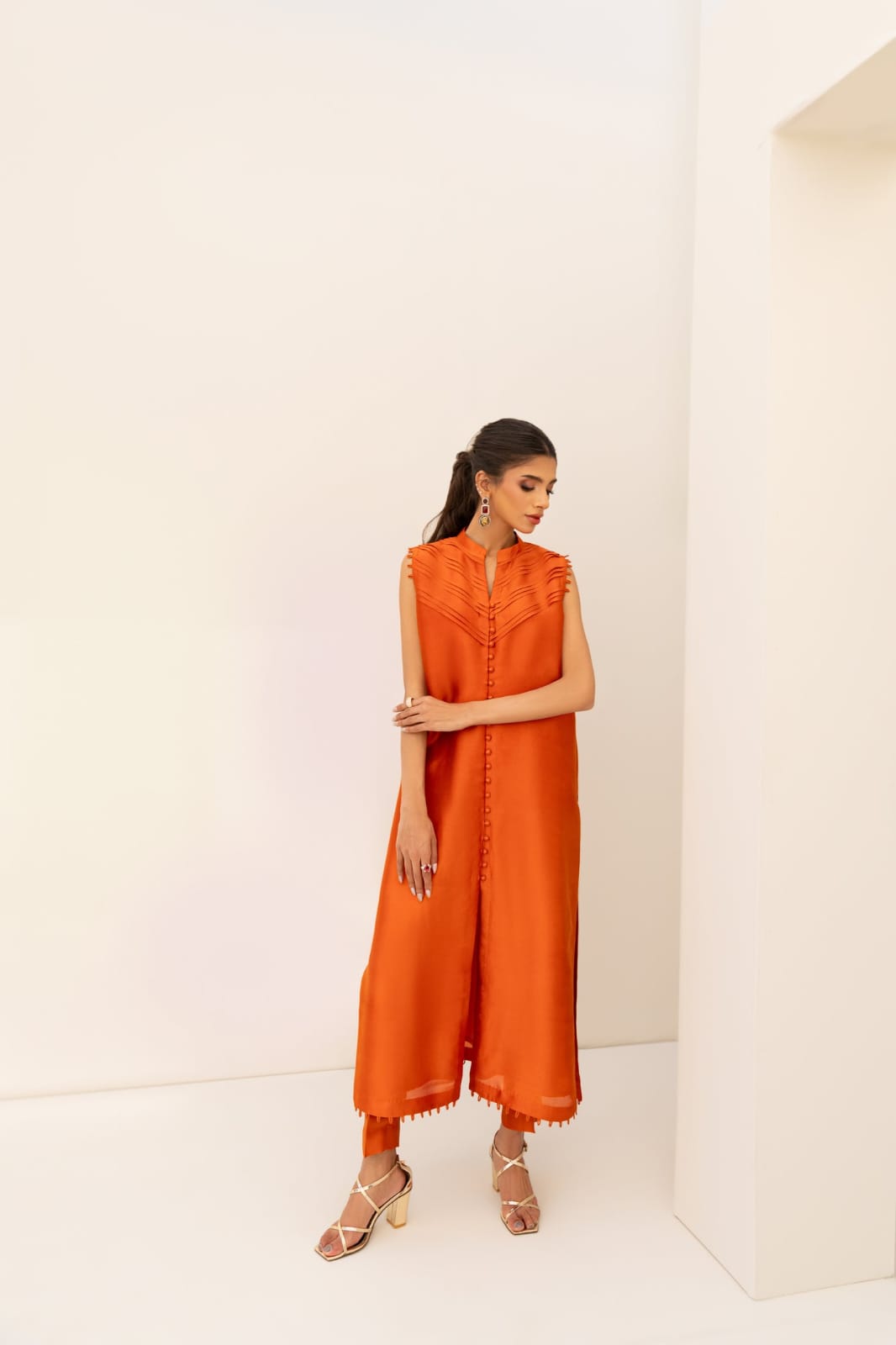 Shop pure shesha silk suits from khaslibaas with great quality and style with your favourite colour delivery available in UK USA Dubai Australia and other countries. 