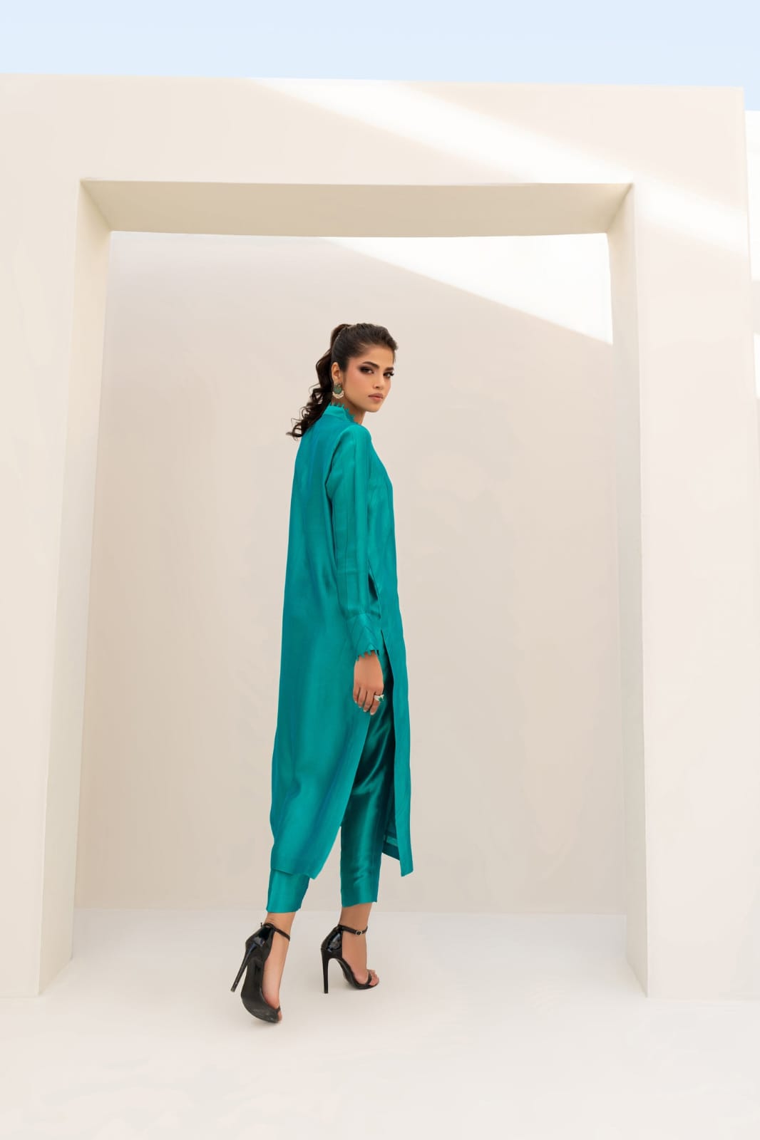 Shop pure shesha silk suits from khaslibaas with great quality and style with your favourite colour delivery available in UK USA Dubai Australia and other countries. 