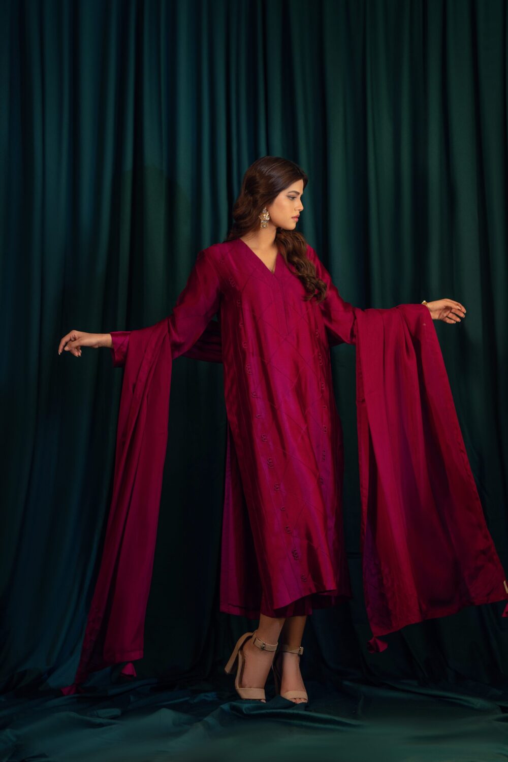 Shop pure shesha silk suits from khaslibaas with great quality and style with your favourite colour delivery available in UK USA Dubai Australia and other countries. 