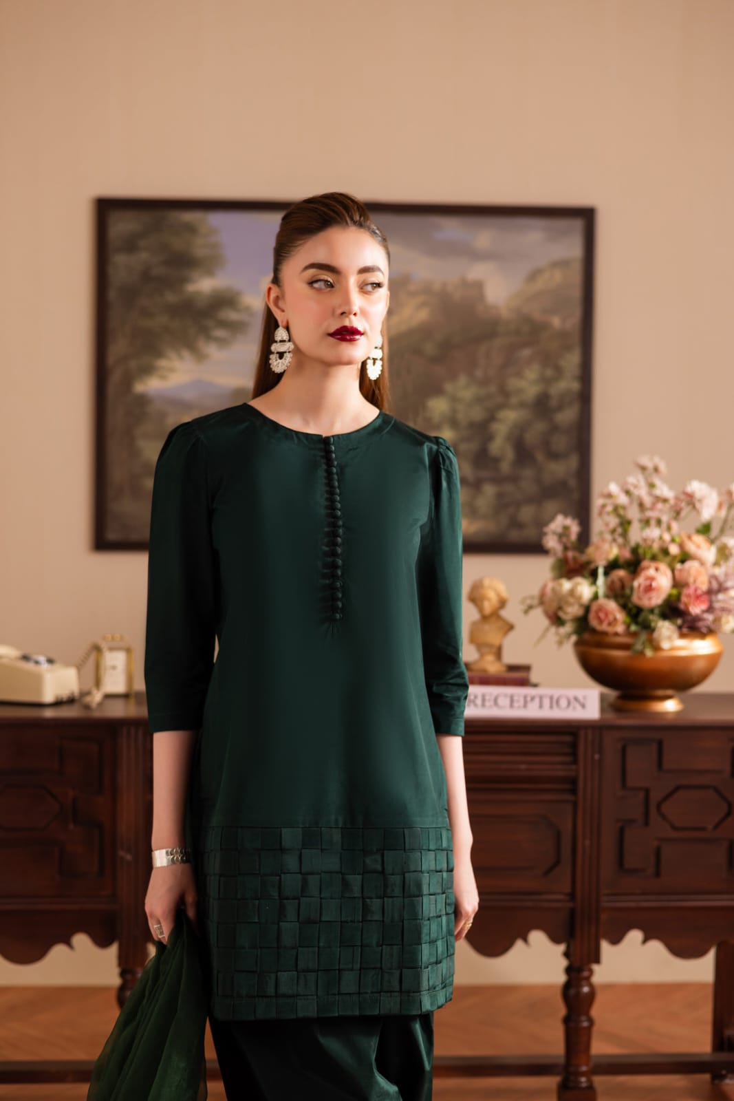 Shop pure shesha silk suits from khaslibaas with great quality and style with your favourite colour delivery available in UK USA Dubai Australia and other countries. 