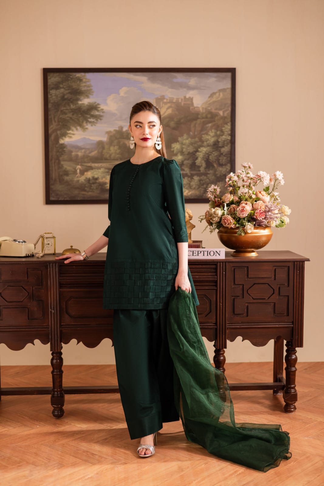 Shop pure shesha silk suits from khaslibaas with great quality and style with your favourite colour delivery available in UK USA Dubai Australia and other countries. 