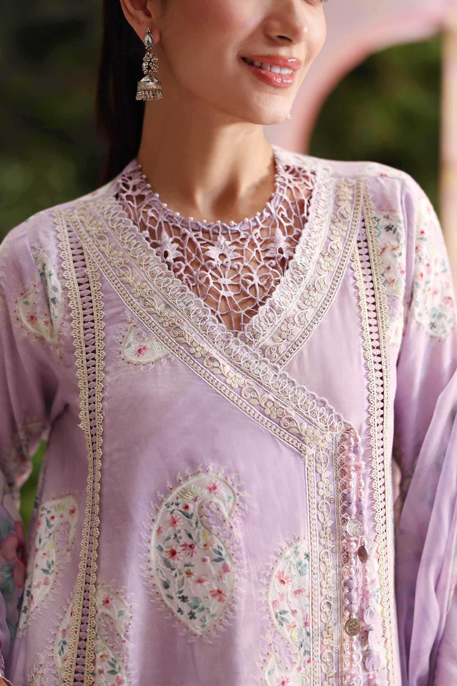 Buy from khaslibaas mariab premium 3 piece unstitched embroidered lawn suit for women (MPT-3009-B).choose good quality brands like Maria b Sobia Nazir Various Pakistani branded dresses summer fabric, elegant design, perfect for casual & formal wear.delivery available in UK, USA, Canada, UAE, Dubai and other countries... 