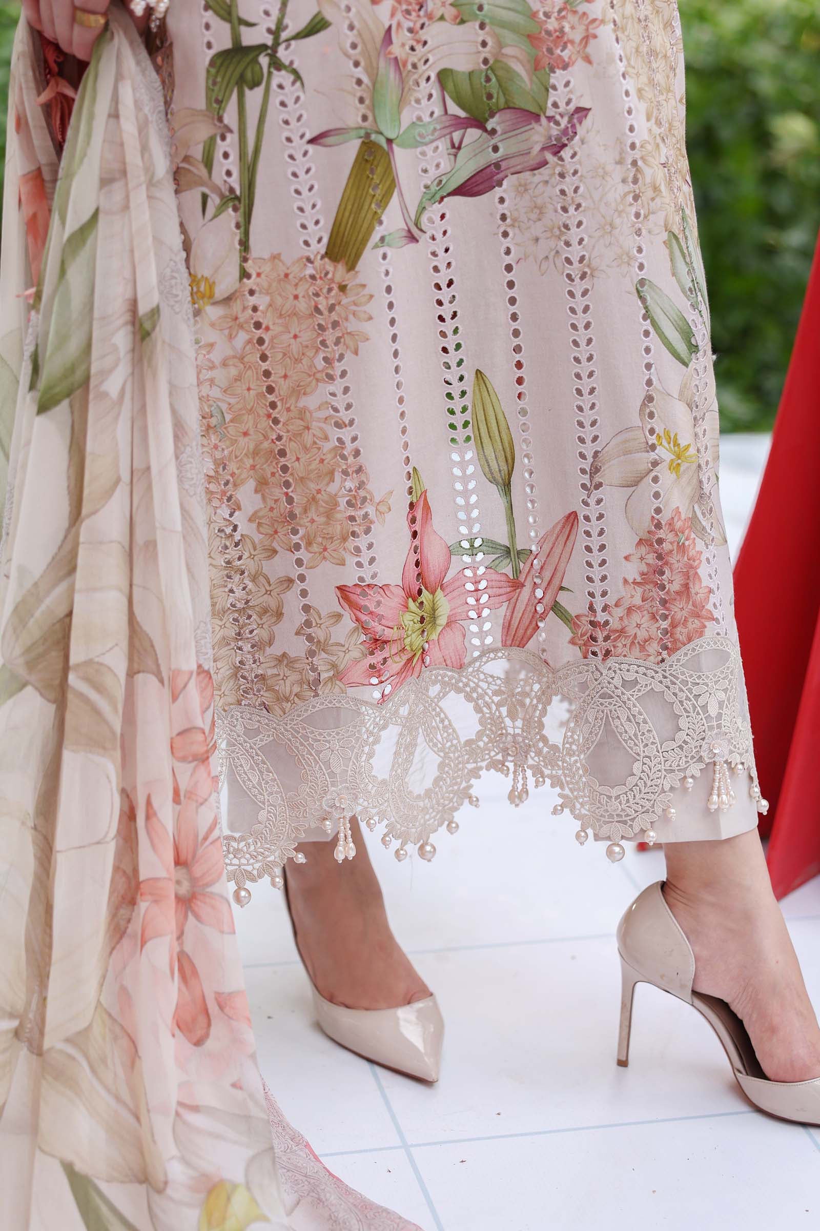 Buy from khaslibaas mariab premium 3 piece unstitched embroidered lawn suit for women (MPT-3010-A).choose good quality brands like Maria b Sobia Nazir Various Pakistani branded dresses summer fabric, elegant design, perfect for casual & formal wear.delivery available in UK, USA, Canada, UAE, Dubai and other countries... 