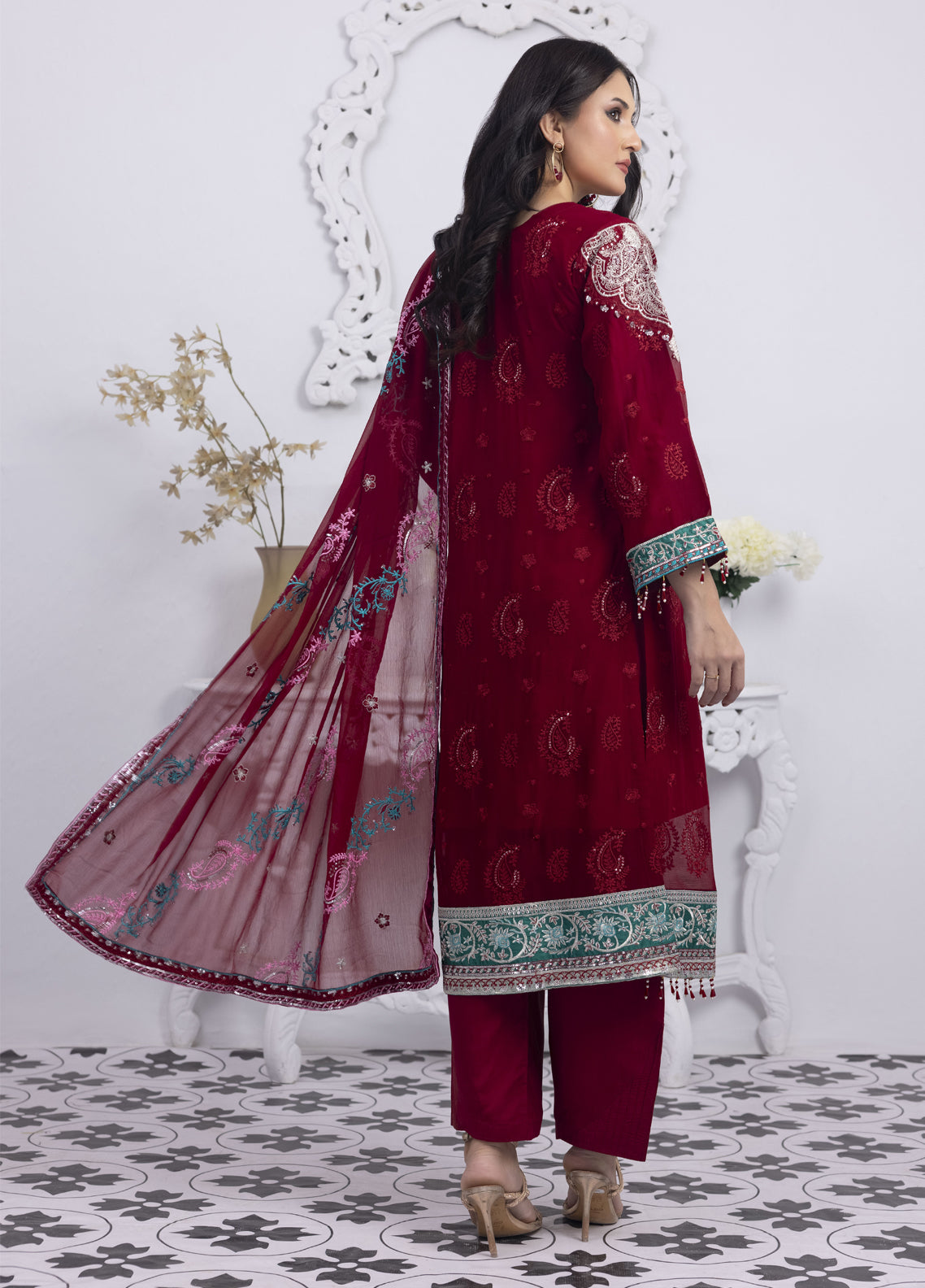 Buy Mansoob By Polawn PD-23-101 Ready to Wear. choose good quality brands like Maria b zainab Chottani, Hussain Rehar etc... Various Pakistani branded dresses summer fabric, elegant design, perfect for casual & formal wear also shop eid collections from khaslibaas .delivery available in UK, USA, Canada, UAE, Dubai and other countries... 